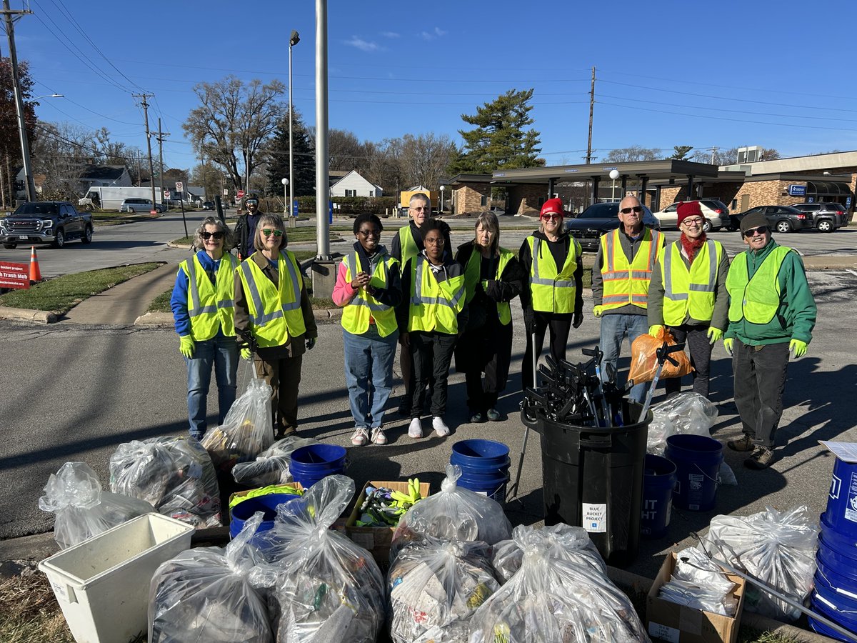 Today is #GivingTuesday402. You can help by donating to support a Flash Trash Mob. This is environmental  stewardship in action! Our all-volunteer 501c3 engages the community to help keep neighborhoods cleaner and safer!  bluebucketprojectomaha.com ❤️🌎♻️‼️