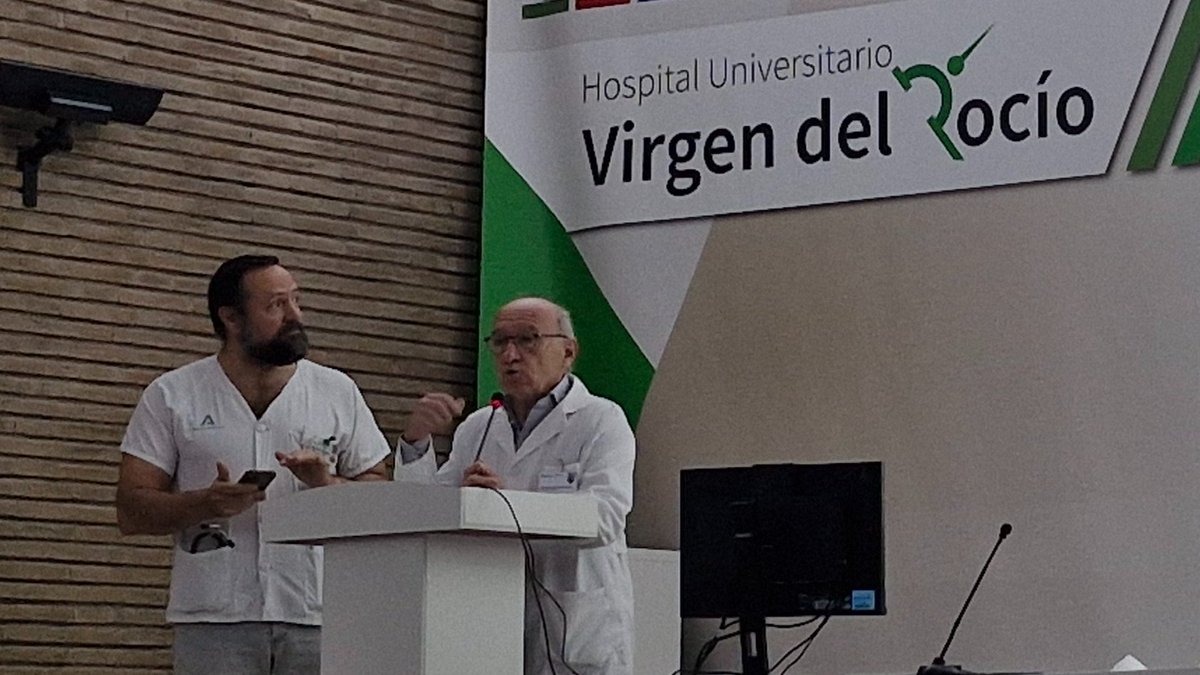 Reunión de trabajo esta mañana con los compañeros de <a href="/OncologiaHUVR/">Oncología Médica HUVR</a> para revisar acuerdos y mejorar los circuitos compartidos.
Coordinarnos mejor significa atender mejor.
Seguimos afinando procesos para que nuestros pacientes lo noten.
#MedInternaHUVR