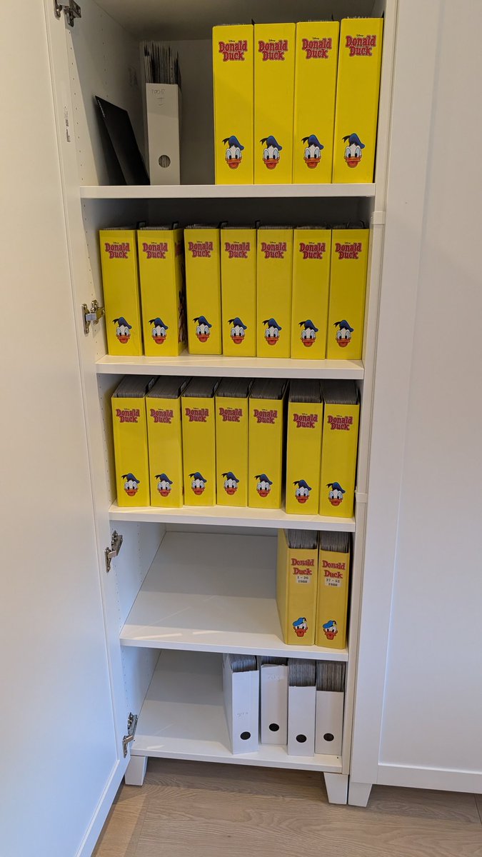 Having a massive Donald Duck Comics collection and moving means all those comics also have to come along. Good thing it is not a far trip. And even better, I can differently organise them now! Can't wait for it all to come together.