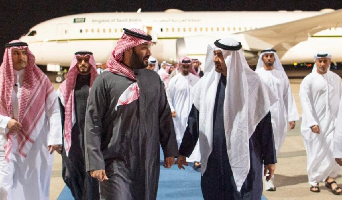 خالصُ التهاني والتبريكات إلى قيادةً وشعب دولةِ الإماراتِ العربية المتحدة

بمناسبةِ #اليوم_الوطني_الاماراتي_54