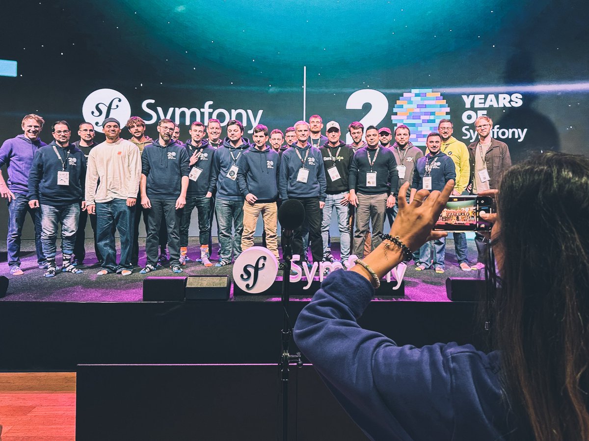 jeremyFreeAgent's tweet image. This #SymfonyCon was a very special one, loads of love, emotion, and sharing moments! Thank you all and see you next year ♥️
