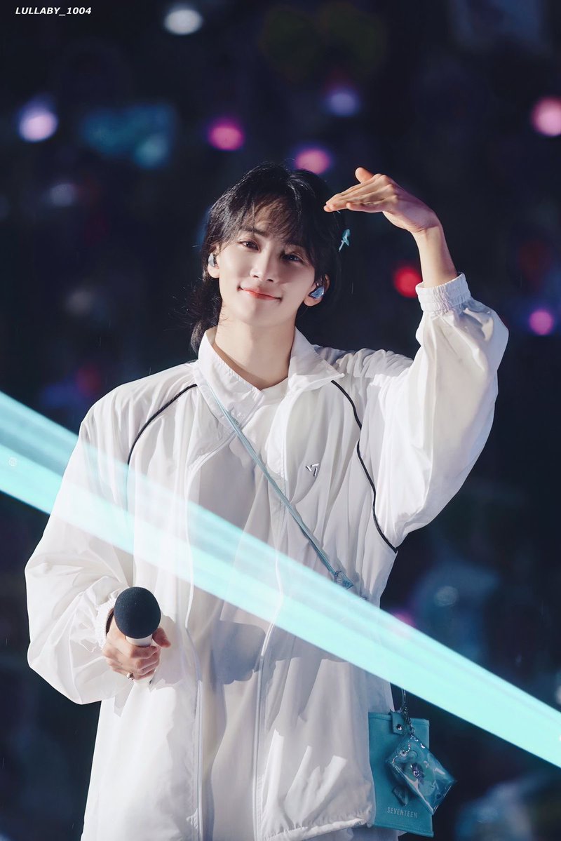 1567Kyo's tweet image. さむくないかな。

風邪引いたりしてないかな。

ごはんもいっぱい食べてるかな。

毎日笑顔で過ごしてるかな。

今日もおつかれさまでした。

D-205