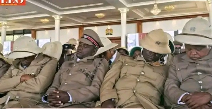 PropesaTv's tweet photo. Chiefs at State House after being promised to be D.Os if they campaign for Ruto https://t.co/tlyPcaepfV