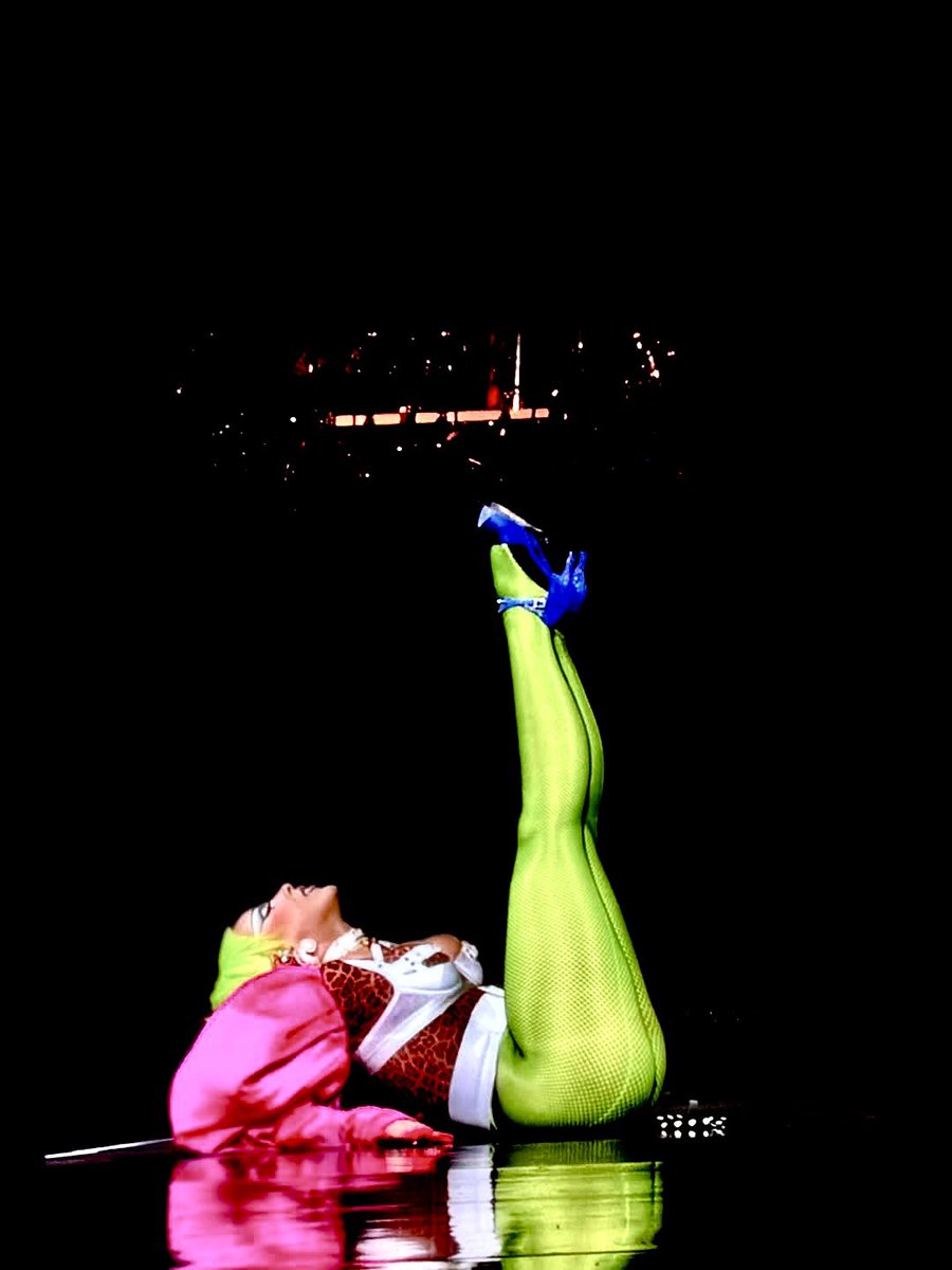 Doja Cat on stage in Sydney for the #TourMaVie, Night 2 📸