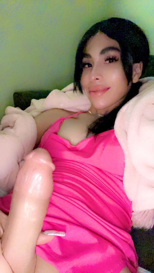 xxxshouts69's tweet photo. Wanna 👅 my lollipop Daddy 💋? More hot 🔥 content on my 🆓 Onlyfans 👉🏼 Link in comments 👇🏼 https://t.co/WTOm5zWntL
