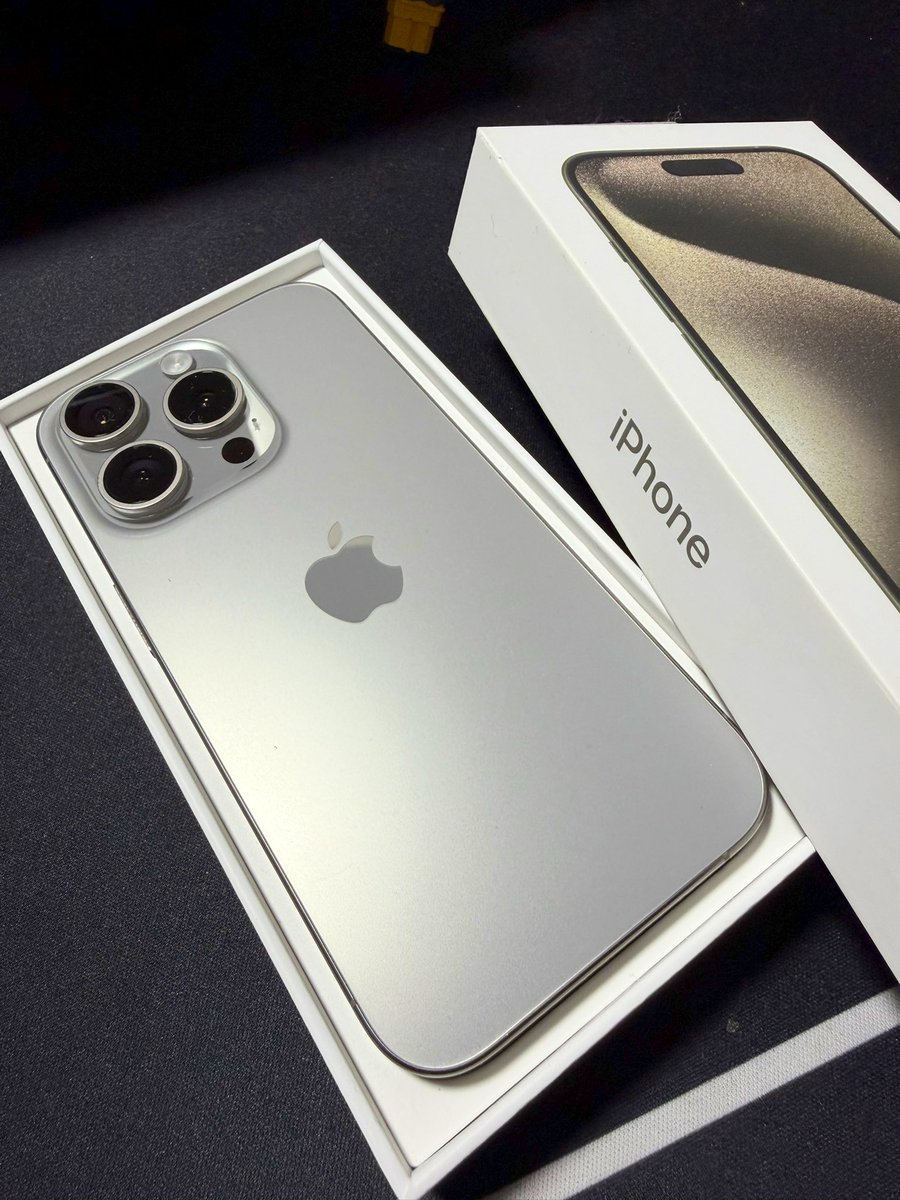 iPhone15𝐏𝐫𝐨