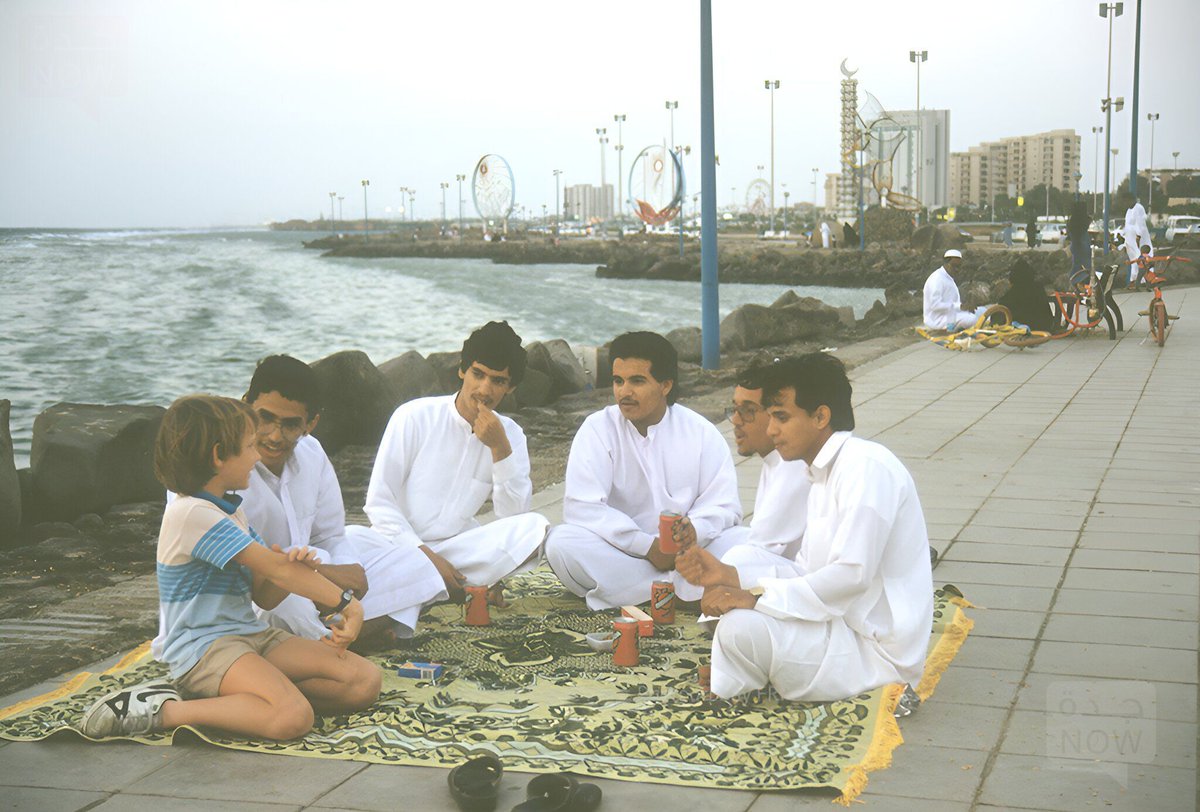 كورنيش مدينة #جدة 1986 م 🇸🇦❤️
كم كان عمرك بتاريخ هالصوره 🥹