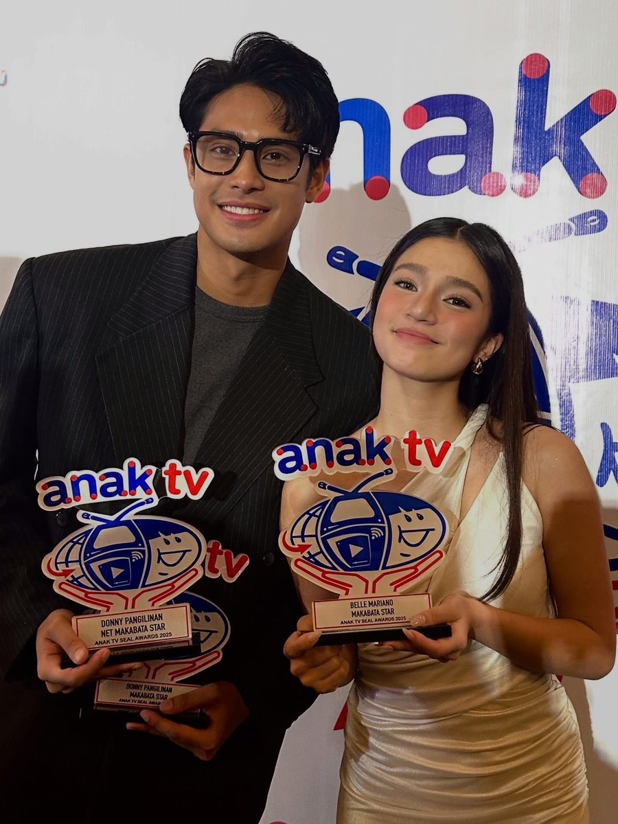 Belle Mariano and Donny Pangilinan recieves Makabata Star Award at the AnakTV Seal Awards. Congratulations and we are so proud of you, Kapamilya! 🌟