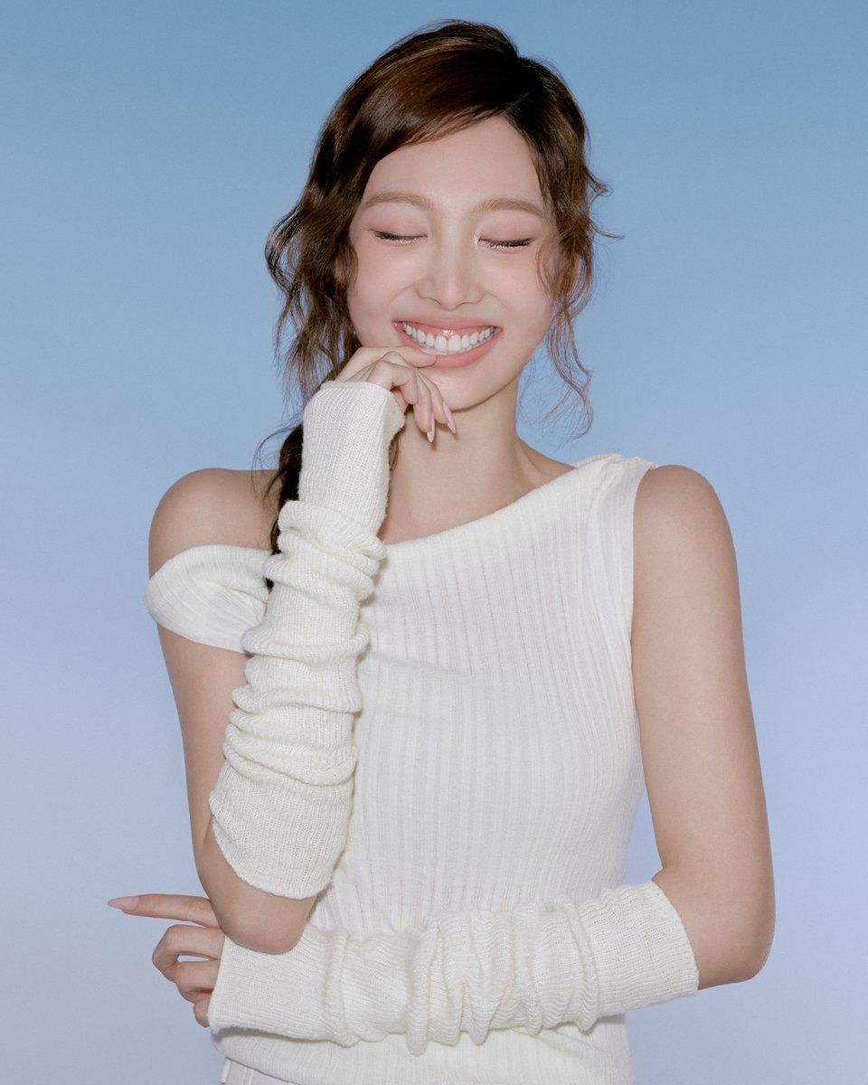 fwee_makeup's tweet image. 퓌의 뮤즈 나연에게 영감 받아 만들어진 푸딩팟 버니와 언제나 사랑받은 부동의 1위 컬러 위드아웃!🍮

지금 올리브영 오프라인에서도 만나보세요🩷

Tip. 올리브영 앱 접속 후 하단 ‘올영매장’을 클릭하고 ‘매장재고’ 확인 기능을 사용하면 푸딩팟 재고 현황을 확인할 수 있어요!