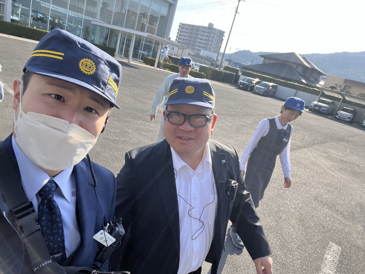 yoich_annel's tweet photo. @y_taira2182 西精工様②
話す人に体を向ける。質疑応答を一問一答にしないで必ず次に繋げる会話のラリー。
当たり前を徹底する姿勢と環境が職場で働く人同士の信頼をつくると学びました。「弱みを見せることが信頼関係を築く要素」どう実現するのかが当面の課題と感じてます。二日間本当にありがとうございました。 https://t.co/uaioyuIr0K