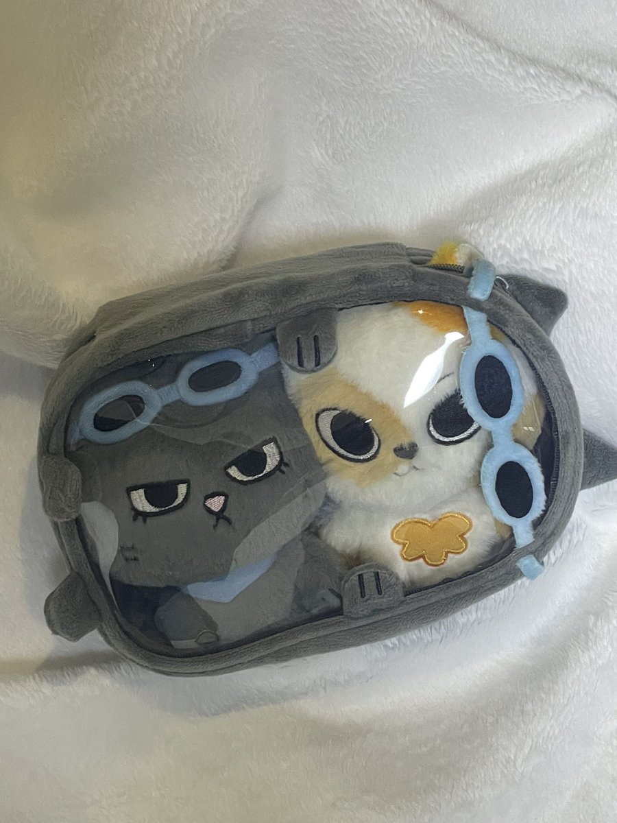 therealcatbbii's tweet image. HUH?? @therealtatpung ?!?!? WHY ARE WE TRAPPED TOGETHER????