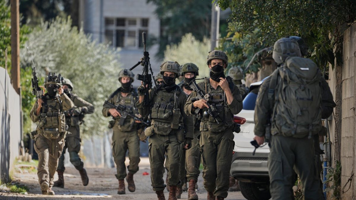 IPAZIA2025's tweet photo. #RelataRefero
Nuovi raid dell’esercito israeliano (#IDFI) in tutta la #Cisgiordania ILLEGALMENTE occupata: riprende l’assedio di #Tubas e #Aqaba.
https://t.co/O1UBGDkXxF https://t.co/XMSG2wRHPC