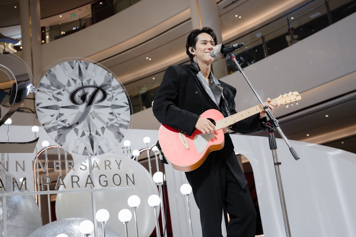 Siam_Paragon's tweet image. how cute 💖🫠

#nanon_korapat ร่วมงาน สยามพารากอน ครบรอบ 20 ปี “A Journey of Extraordinary Dreams” บนเวที Grand Celebration Stage แฟชั่น ฮอลล์ ชั้น 1 สยามพารากอน      

NANON AT SIAM PARAGON

#mynameisnanon #SiamParagon20thAnniversaryxNanon #SiamParagonCelebration2026…