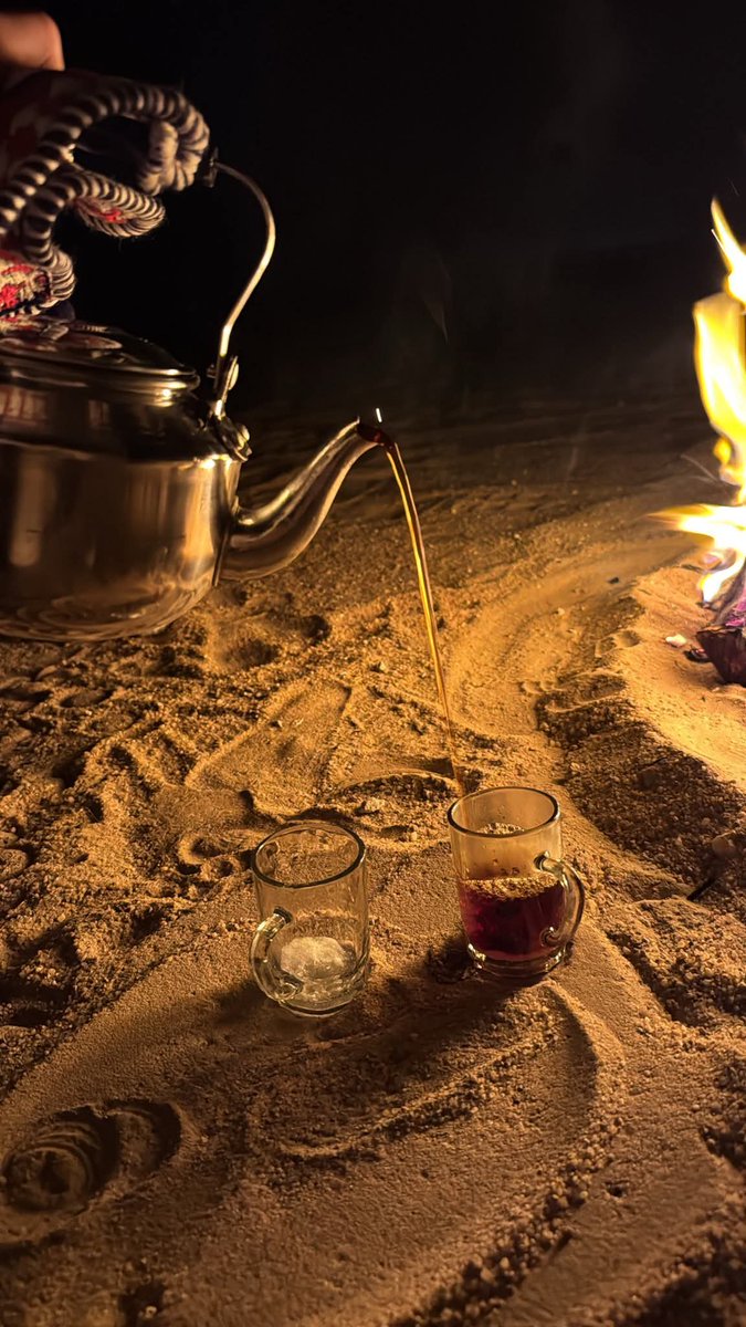 انت الوحيد اللي خذاني من الناس
الـقلب لك يعلن ولاه وميوله

من كثر ما ربي وهبني لك احساس
أحس باحساسك قبل لا تقوله♥️

اهداء يدلّ دربه