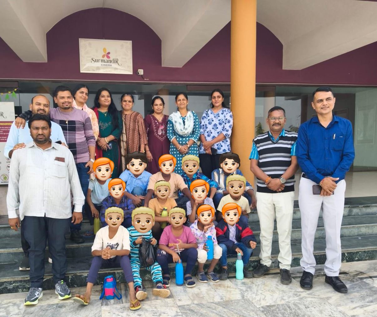 પાલનપુર ચિલ્ડ્રન હોમના બાળકોએ ગુજરાતી ફિલ્મ "લાલો: શ્રી કૃષ્ણ સદા સહાયતે" નિહાળી

બાળકોને મળ્યો સંસ્કાર સાથે આધ્યાત્મિક મનોરંજનનો નિરાળો અનુભવ

<a href="/CMOGuj/">CMO Gujarat</a> <a href="/InfoGujarat/">Gujarat Information</a> <a href="/CollectorBK/">Collector & DM Banaskantha</a>