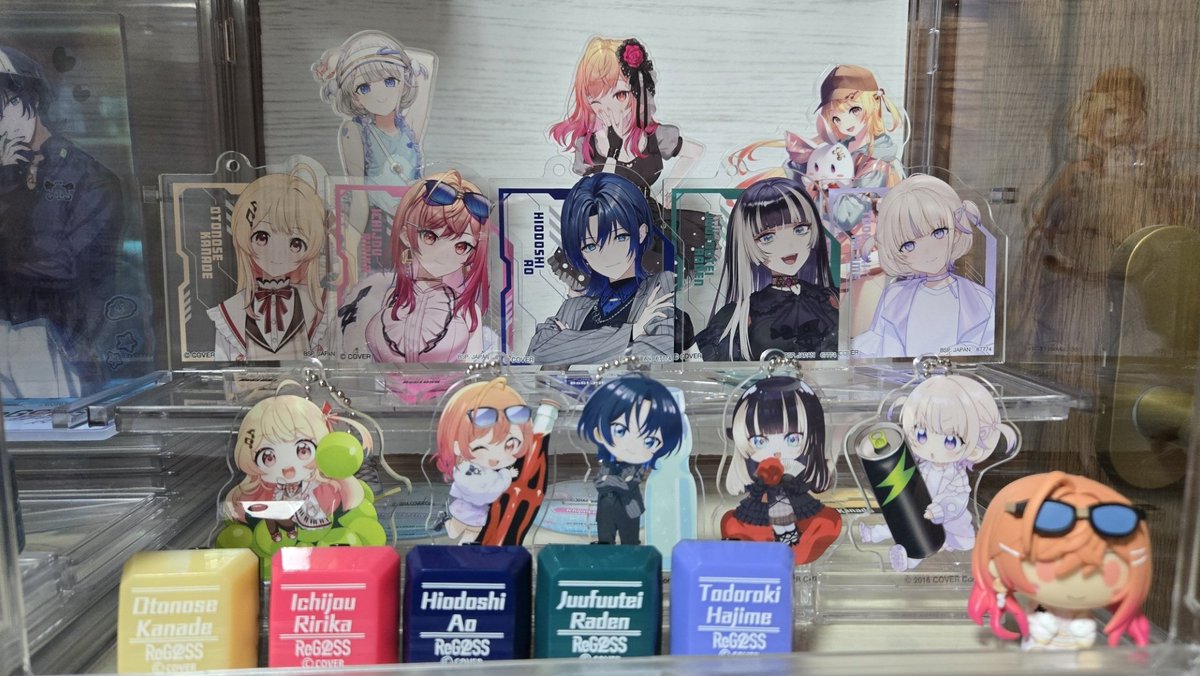 ReGLOSS1番くじ1回目の配送はこんな感じ！ビジュアルボードは青りり