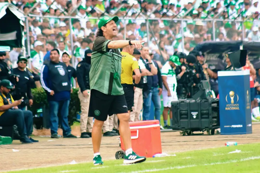 LDUPHincha's tweet image. Raúl Duarte 🇵🇾:
El cerebro 🧠 detrás del éxito de #LDUP 🟢⚪

¡𝐆𝐑𝐀𝐂𝐈𝐀𝐒, 𝐏𝐑𝐎𝐅𝐄!