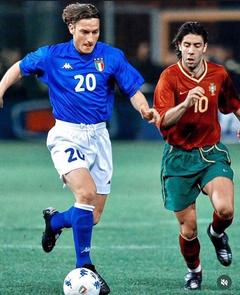 Baggio2345's tweet image. I can see Francesco Totti, who’s the other guy? 🤔

Level: Hard