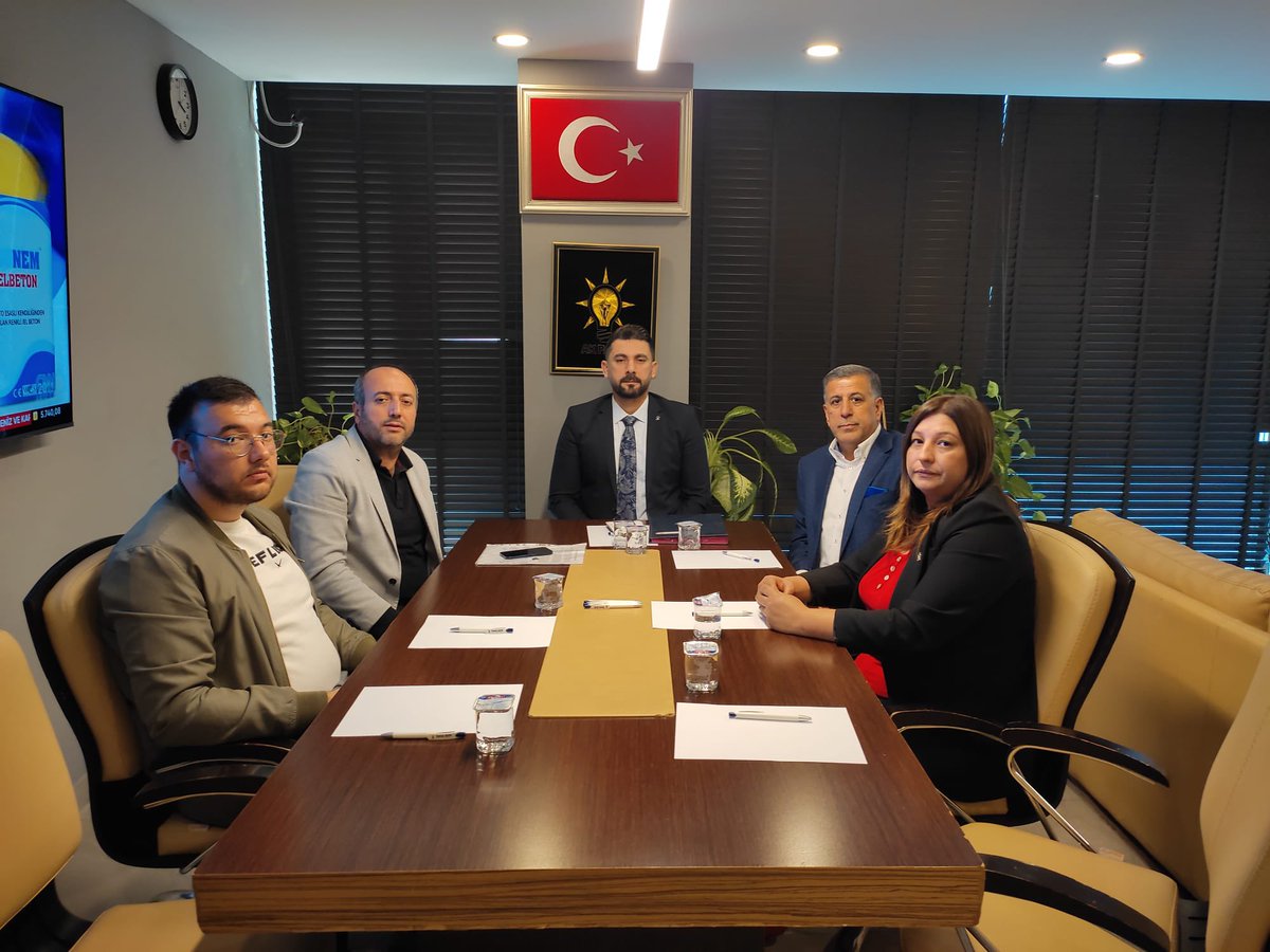 İlçe Belediye Meclis Üyelerimizin katılımıyla Aralık ayı olağan grup toplantımızı gerçekleştirdik. Birlik ve beraberlik içinde gündemimizi değerlendirdik.

Hedefimiz; #Çukurova’mız için daha yaşanabilir ve güçlü bir gelecek inşa etmektir.

Toplantımızın hayırlara vesile olmasını