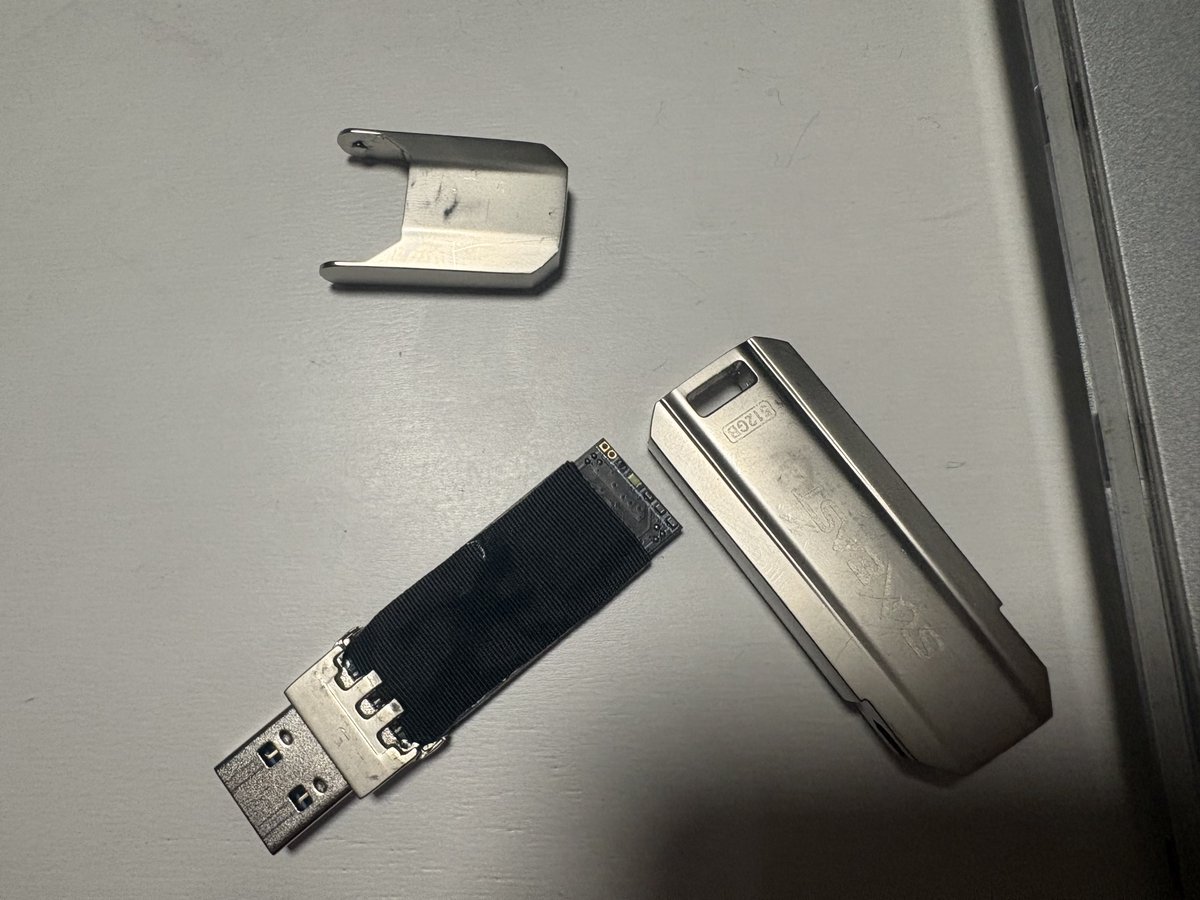 hackt_style's tweet image. DJ用のSSDぶっ壊れた、基盤無事やけどケースが壊れた