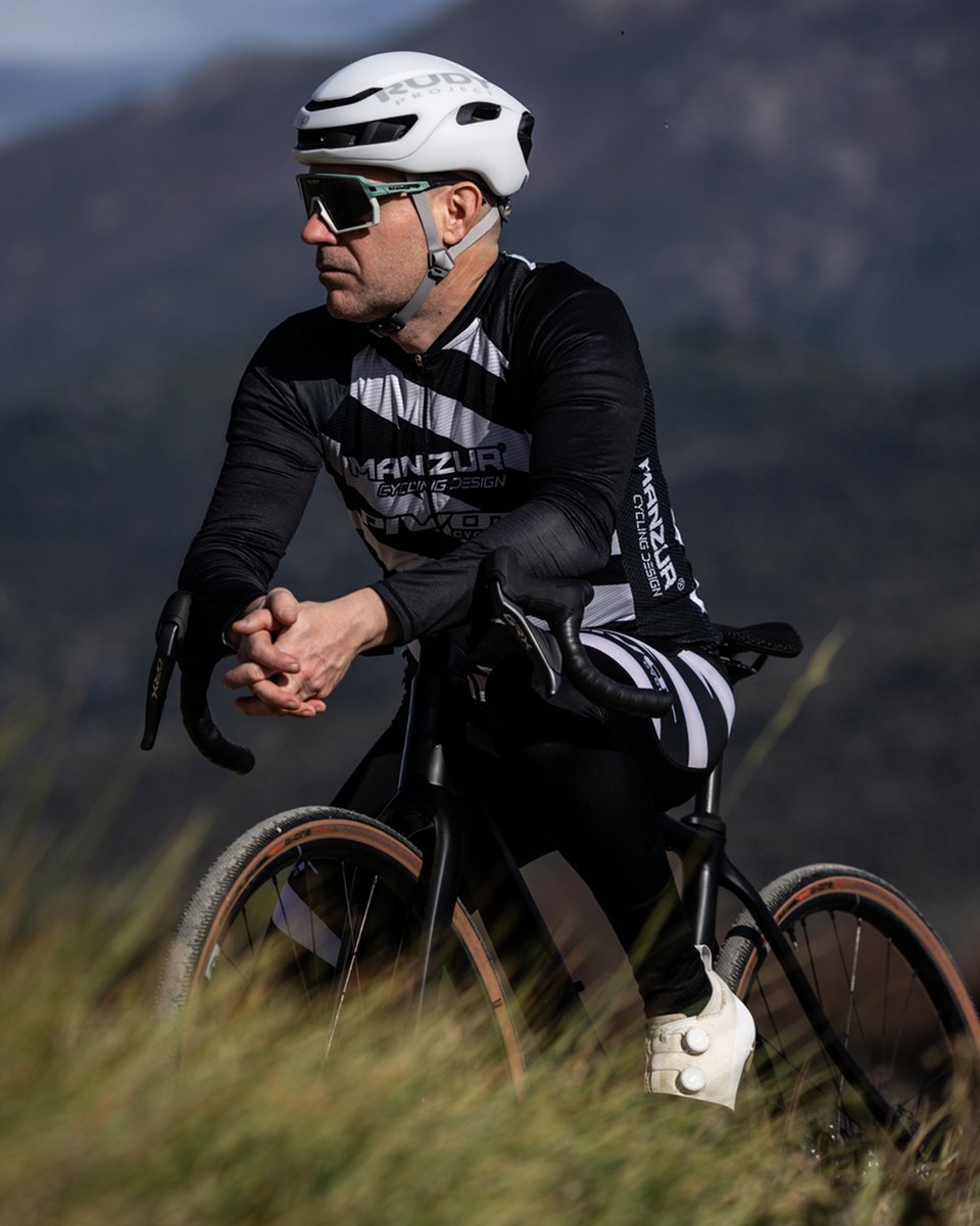 RudyProjectNA's tweet image. From optics that sharpen your view to helmets and accessories that keep you training at your best, the setup that will elevate your performance next season is waiting at our Cyber Monday Sale. 🚴‍♀️💨 Shop your favorite gear at up to 35% off. rudyprojectna.com 🚵🏼: @jordibago