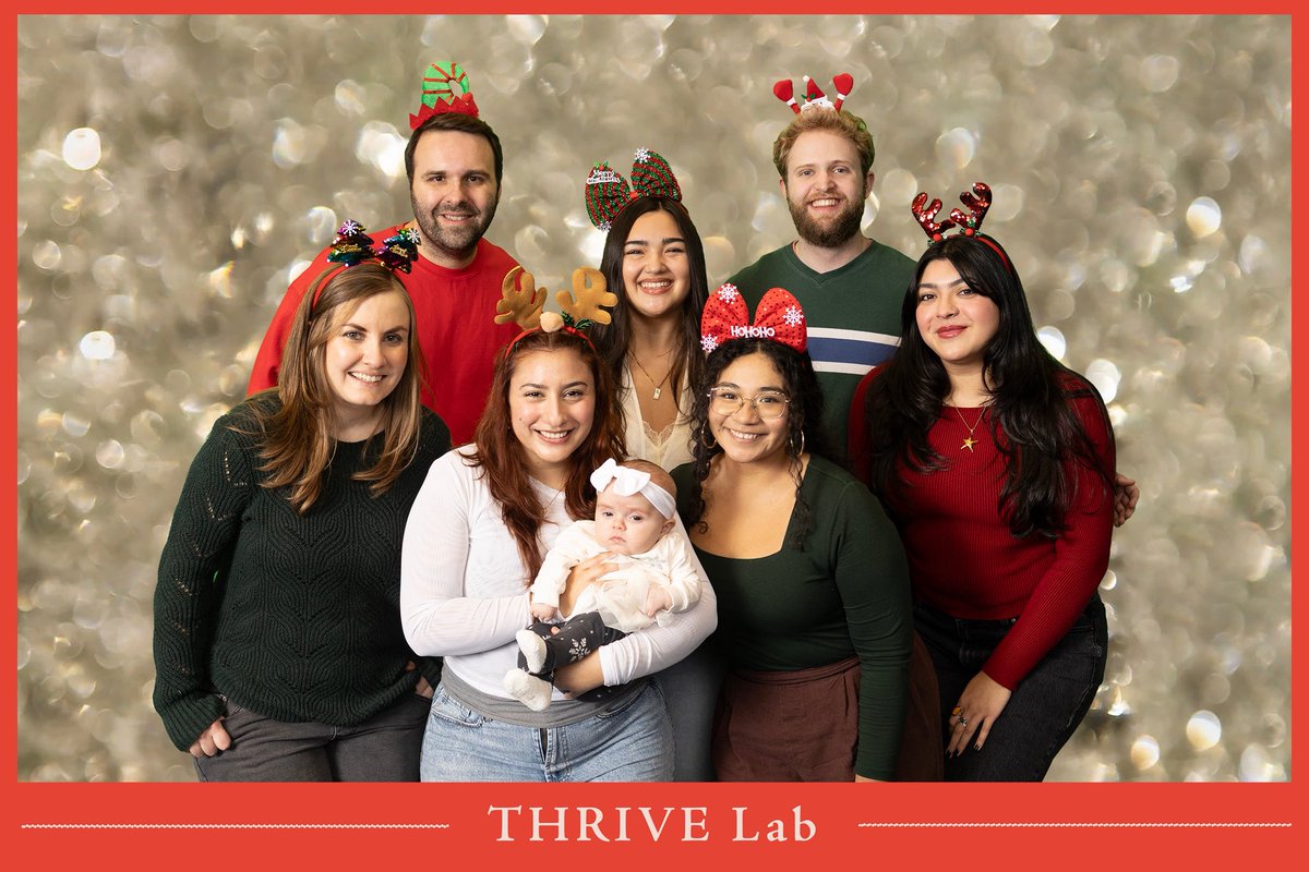 Happy holidays from the THRIVE <a href="/UTKnoxville/">UT Knoxville</a> Lab! 🎄🎁