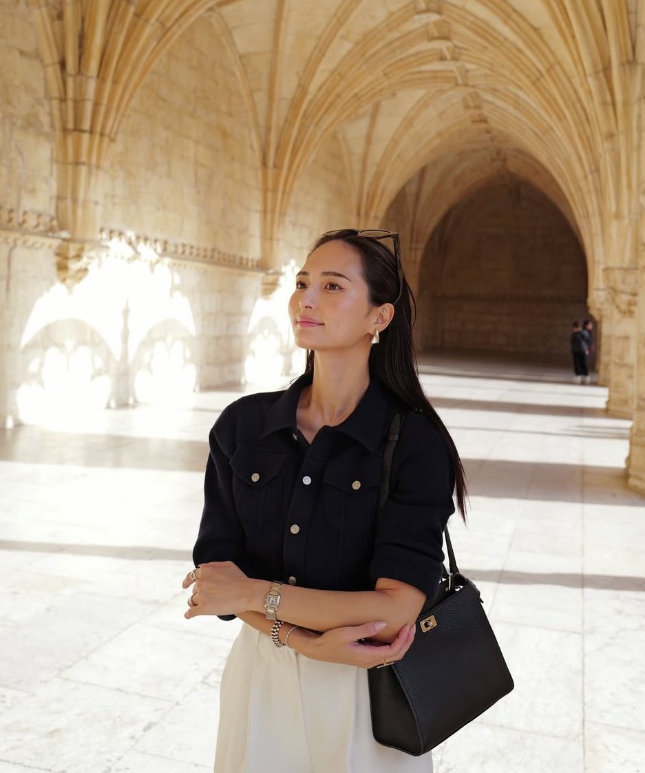 n08368445's tweet image. 琴子さんって余るくらいジュエリーもバッグも持っていると思うんだけど、それらをTPOに合わせて適度に組み合わせて、着こなしている部分が本当のお嬢様だなと思う🕊️♡ あと表情が豊かで可愛すぎる🫧