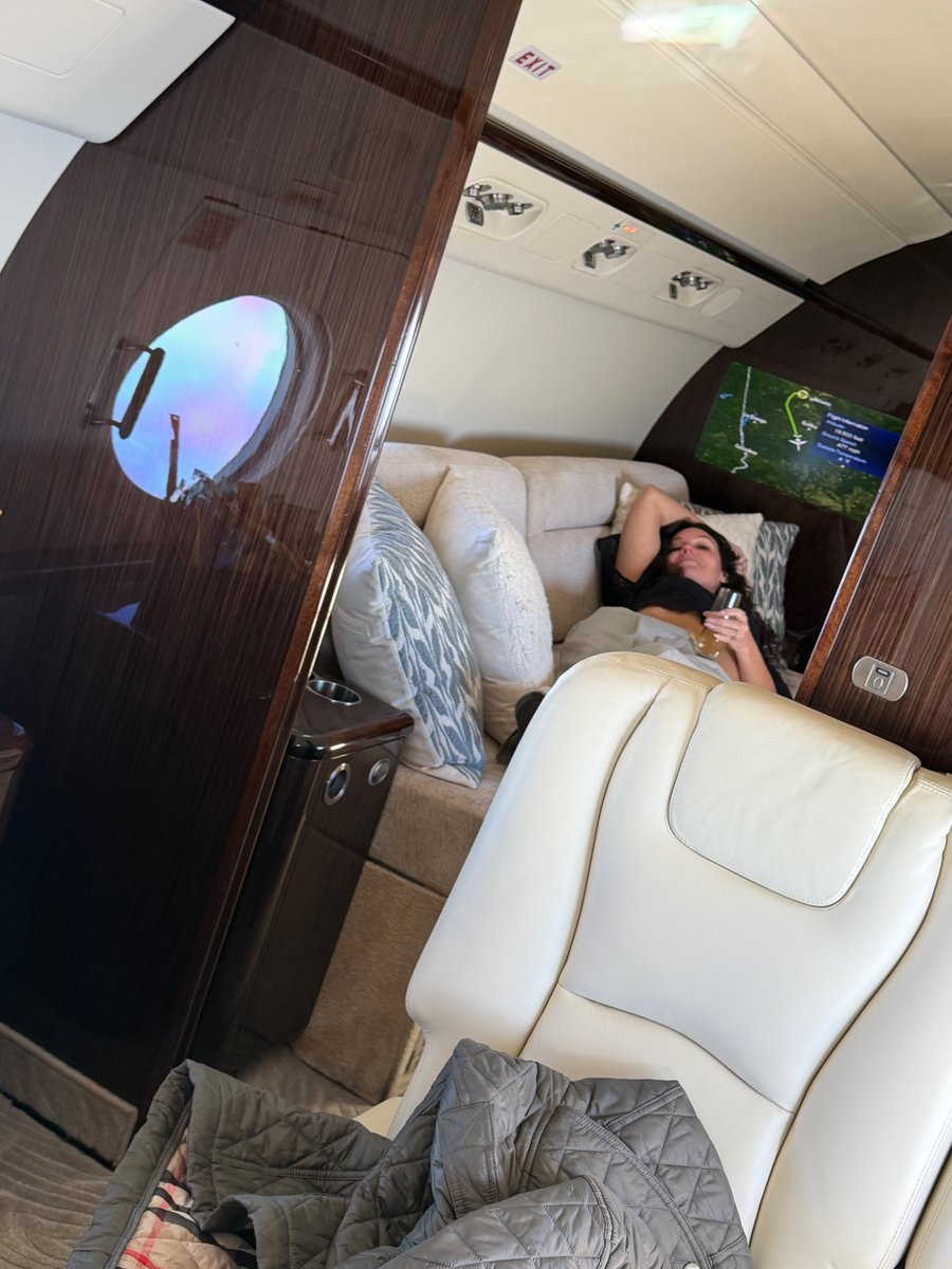 S100Dfan's tweet photo. @ATXVegasFan @TravelZork Man.....When that txt popped up I was like "are we bougie'ing it up again Mrs. B? It wasn't even a question really 🫣
#DoingLifeRight https://t.co/asvtV4XH1e