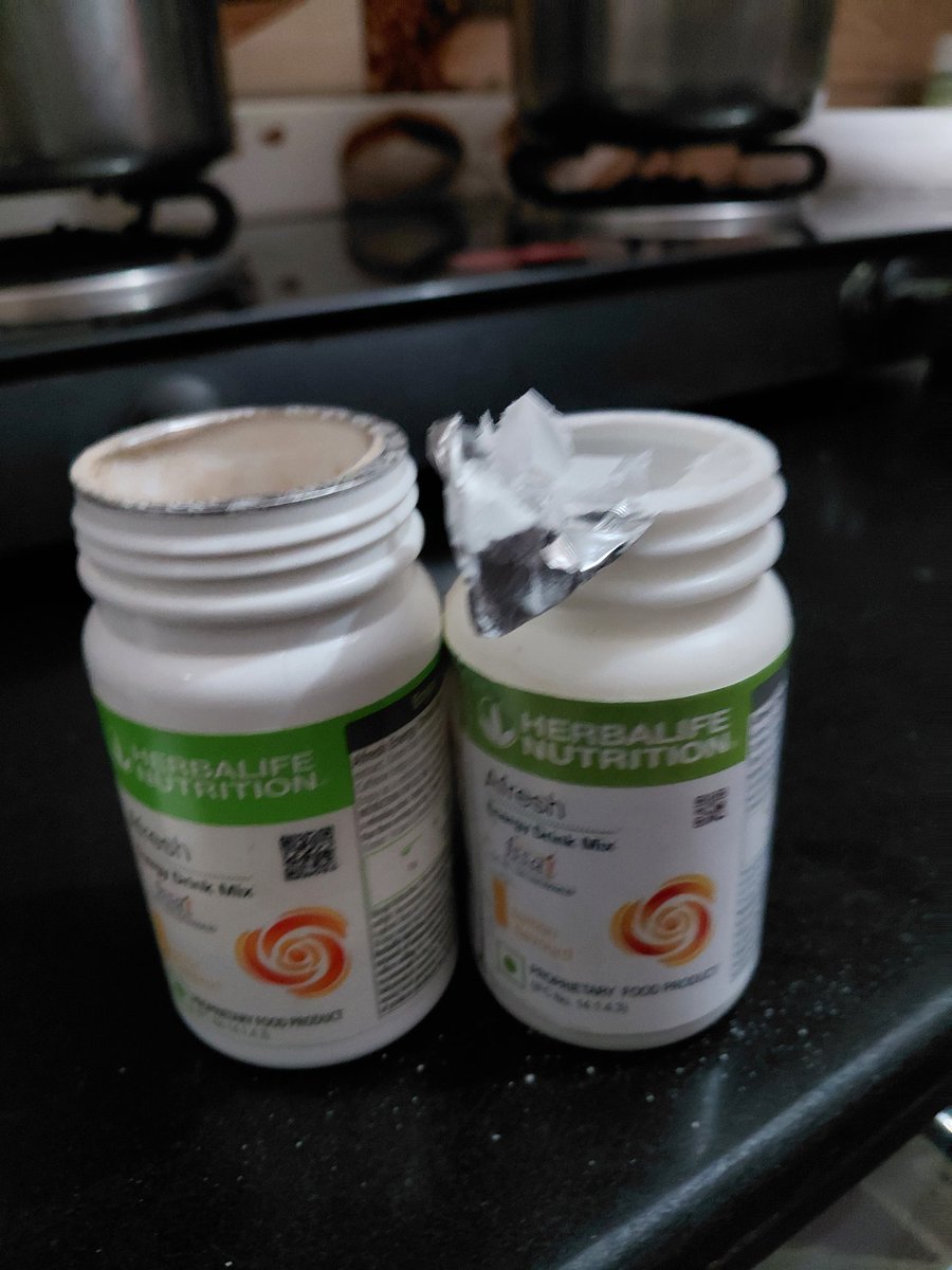 sushilkumar0004's tweet photo. @Herbalife @flipkartsupport @PMOIndia @jagograhakjago 
Same product same label same brand but material is different 
Left side genuine from herbal life
Right side product from flipkart whih has no quality, 
Is flipkart selling mosbranded product https://t.co/yezHYJCdB0