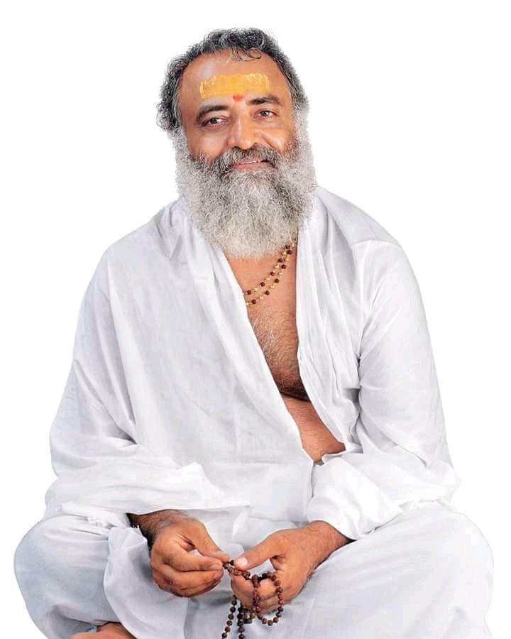 murli848211's tweet image. Sant Shri Asharamji Bapu बताते हैं, कि जन्म का दुख, बुढ़ापे की तकलीफ, बीमारी का भार और अंत में सब छोड़कर जाना ये याद रखो।
अहंकार तुच्छ है, आत्मज्ञान विशाल।
#SantShriAsharamjiBapu
