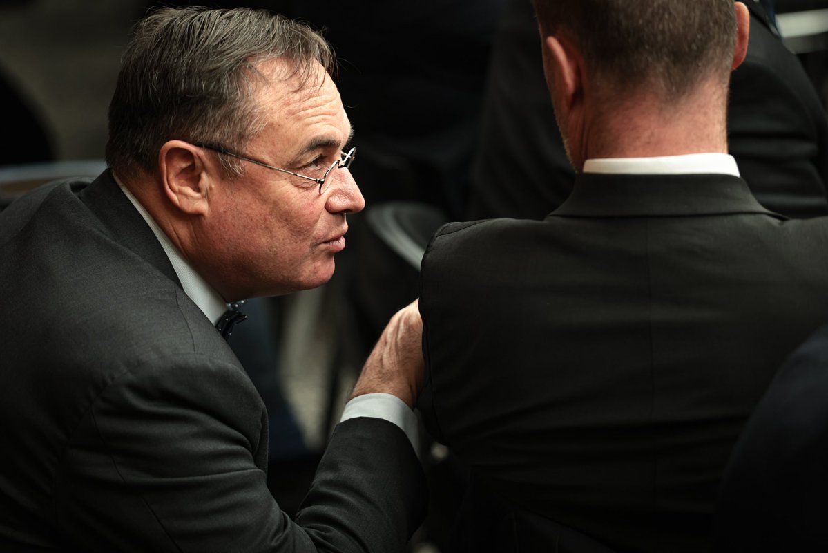 groupeRN_off's tweet image. Ce matin, lors de notre réunion de groupe, nous recevions Emma Vallain, collaboratrice parlementaire grièvement blessée lors de l’attaque survenue à Oléron il y a quelques semaines.

Son témoignage, digne et courageux face à cette épreuve, force le respect. Merci à elle.