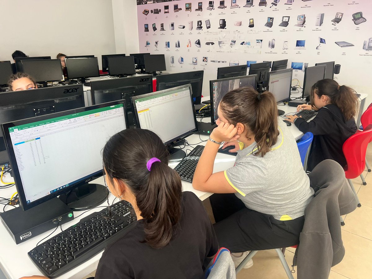 BKKutahyakampus's tweet image. #bahcesehirdebugün
Ortaokul kademesi öğrencilerimiz Kodlama ve robotik dersinde, Microsoft office Excell de tablo oluşturma, hücre birleştirme, hücre bölme, satır ve sütün oluşturma çalışmasını tamamladı. #kutahyabk #robotikkodlama