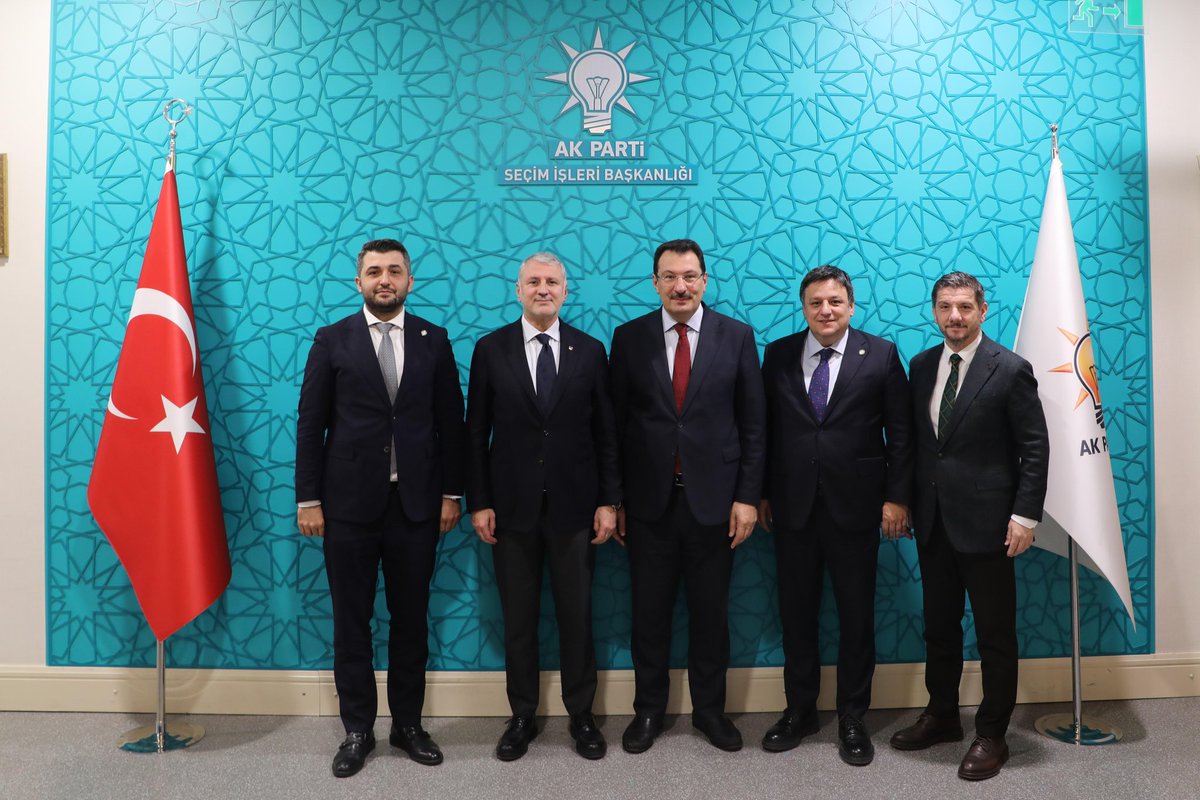 📍Ankara 

SATSO Yönetim Kurulu Başkan Yardımcılarım Cem Gün ve Gökhan Tiryaki ile Meclis Üyemiz Behlül Bayrak ile birlikte değerli Sakaryalı hemşehrimiz, AK Parti Seçim İşlerinden Sorumlu Genel Başkan Yardımcısı Sayın Ali İhsan Yavuz’u makamında ziyaret ettik. 

Kendisine