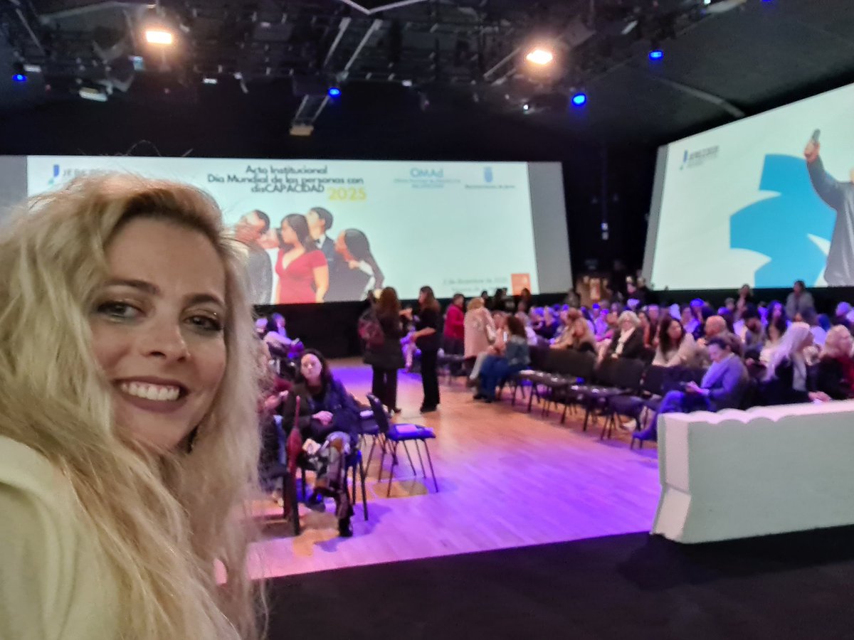 escuguitarjerez's tweet photo. Amadrinando esta preciosidad de acto esta mañana en Jerez. Por la inclusión y la capitalidad europea de la cultura 2031. GRACIAS. Me he reído, he llorado, he bailado...sois únicos.
#jerez2031 @Jerez_2031 #diamundialdeladiscapacidad #inclusión #discapacidad @aytoJerez https://t.co/BeHBMmiMEU