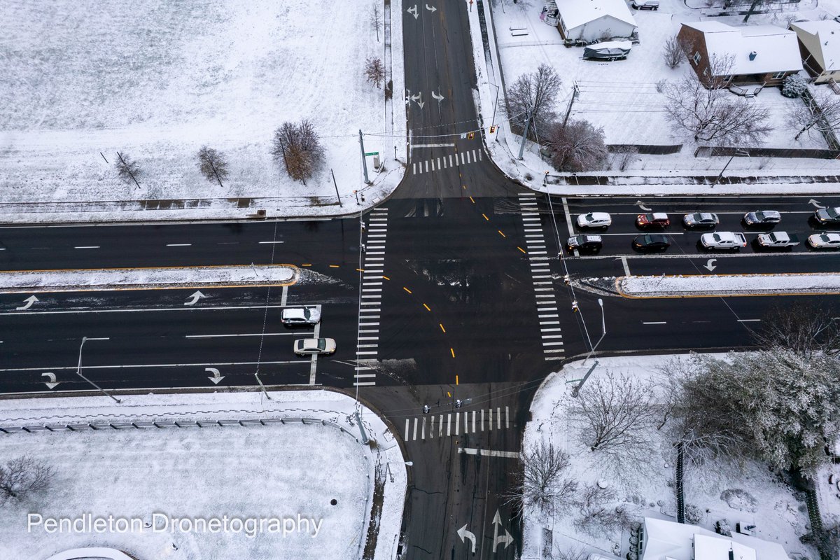 danpend3500's tweet image. Drone photos from #Tuesday's measurable snow in central #Kentucky. Photos by #AirDroneTwo (The VP).