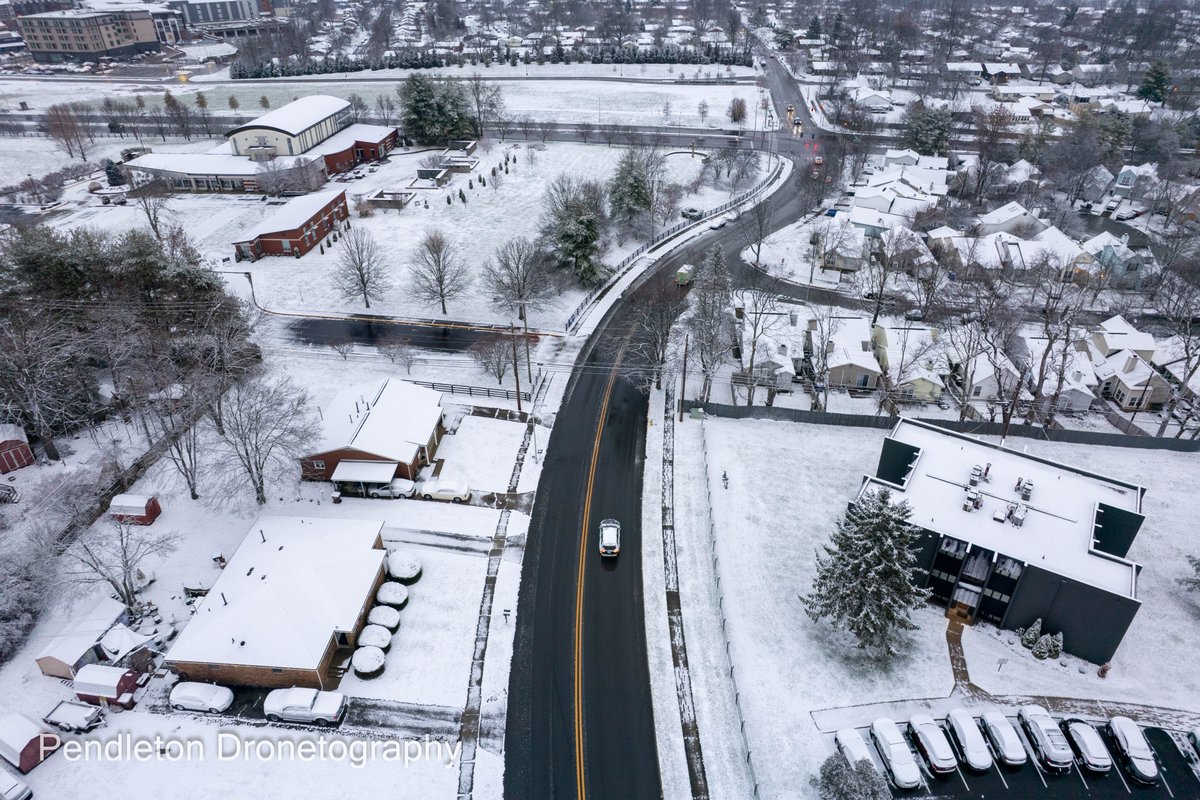 danpend3500's tweet image. Drone photos from #Tuesday's measurable snow in central #Kentucky. Photos by #AirDroneTwo (The VP).