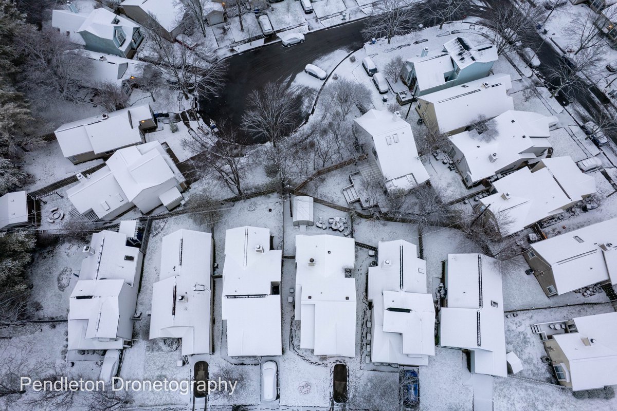 danpend3500's tweet image. Drone photos from #Tuesday's measurable snow in central #Kentucky. Photos by #AirDroneTwo (The VP).
