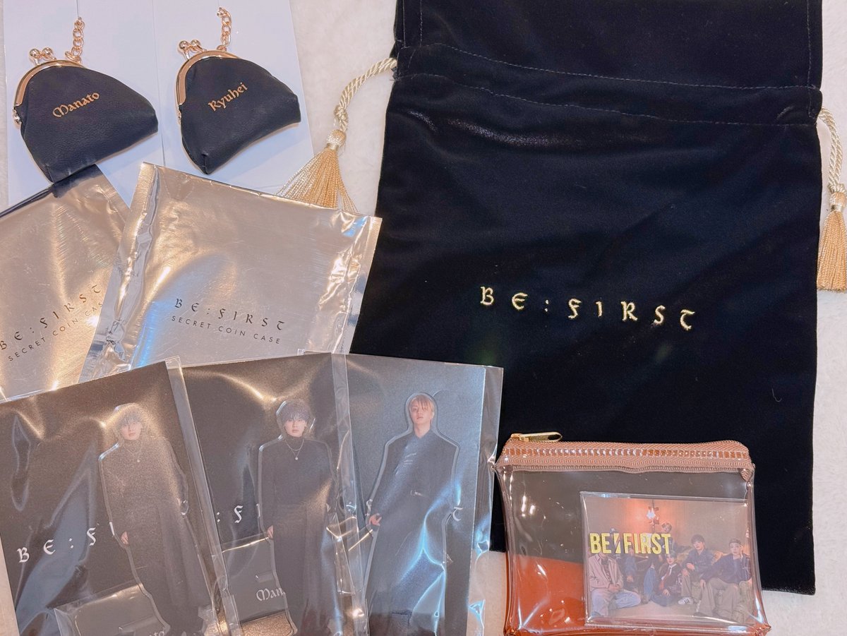 やっと届いたグッズをいつメンが最寄りまで届けにきてくれた