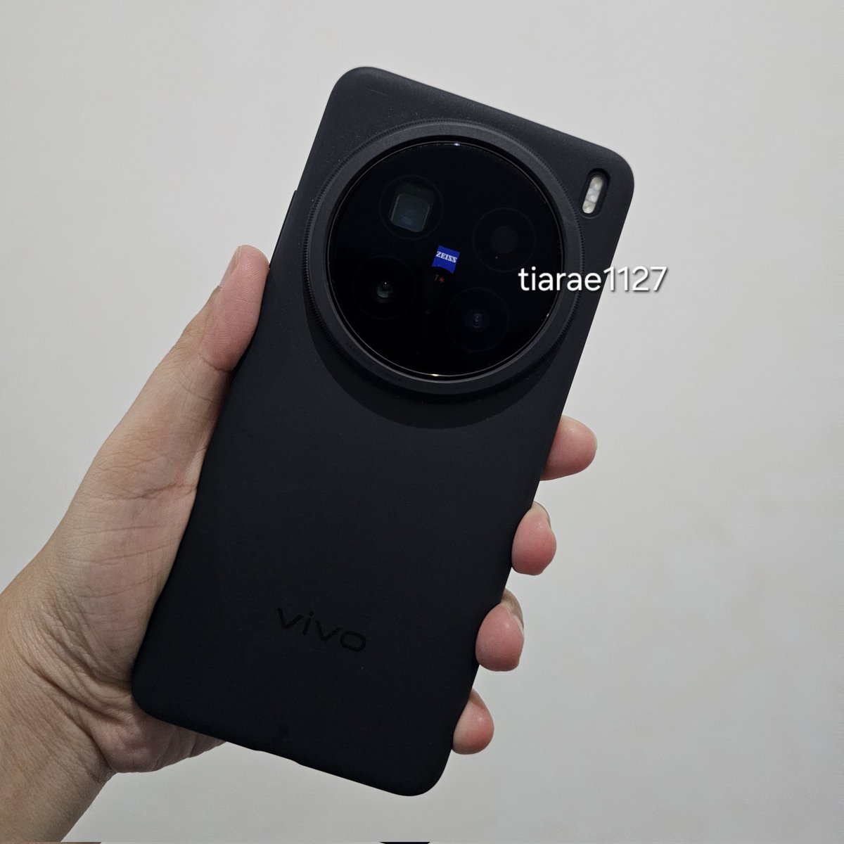 tiara☽̶☾ 🍒 🦊 tweet media