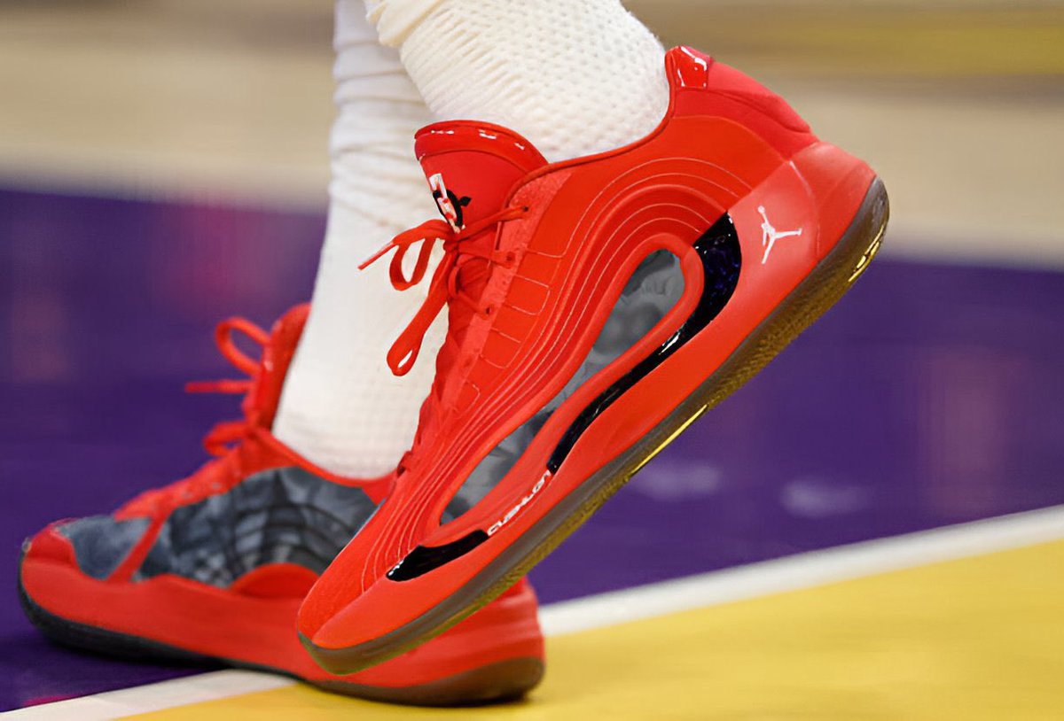 LukaDonkicks's tweet image. The SDSU Aztecs got their first representation via Luka Dončić’s shoes in last night’s Lakers game.

Dončić had previously worn several Jordan Brand–sponsored schools’ shoes in-game, with the last being North Carolina via the Luka 2.

📸: Adam Pantozzi &amp;amp; Ronald Martinez via Getty