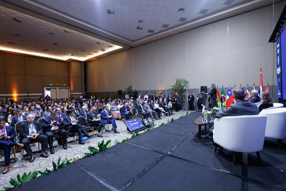 #XVIIICongresoOISS | La secretaria general de la <a href="/OissSec/">OISS</a> , <a href="/ginariano/">Gina Magnolia Riaño</a>, agradeció al #Paraguay por su cálida hospitalidad y destacó que este Encuentro se realiza en el marco del 70° aniversario de la #OISS, una organización que por siete décadas ha acompañado la modernización de