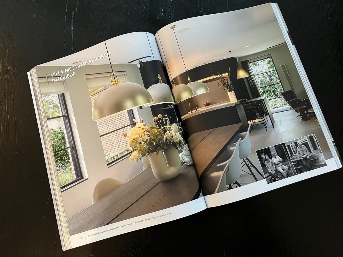PadtPartners's tweet photo. Weer een mooie reportage van Van der Padt &amp; Partners Architecten in editie 5-2025 van The Art of Living.
Een samenwerking tussen Arno van der Padt, Jelle van Houwelingen en Kim Roestenburg.
Het exterieur in de stijl van Dudok ontworpen door Van der Padt &amp; Partners Architecten. https://t.co/5WkZeD2bz2