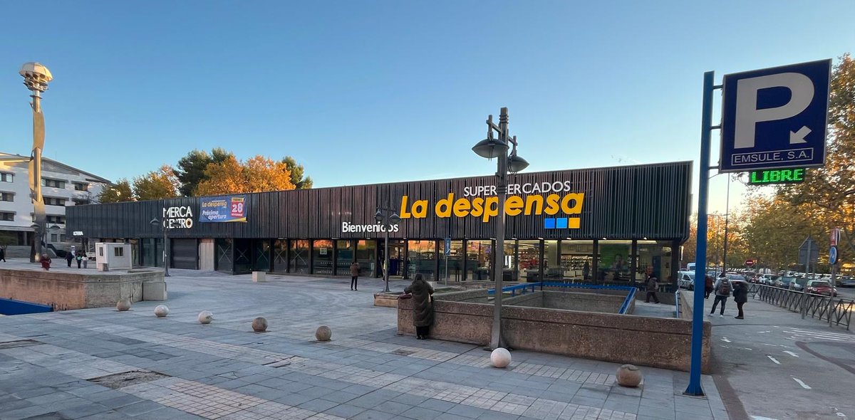 ➡️ El Gobierno de #Leganés revitaliza y moderniza la zona comercial de Mercacentro gracias a la concesión a La Despensa Supermercados
🛒 Reabre con un espacio totalmente renovado de 3.500 metros cuadrados
🍽️ Además del supermercado, durante el primer trimestre de 2026 abrirá un