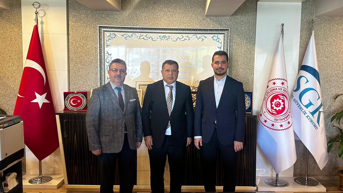 Ak Parti Genel Merkez Gençlik Kolları Mkyk Üyesi Sn. Mehmet ŞİŞMAN ve kıymetli babası Sn. Mahmut ŞİŞMAN, İl Müdürümüz Mehmet TANRIÖVER' i makamında ziyaret ettiler. Nazik ziyaretleri için kendilerine teşekkür ederiz.
<a href="/sgksosyalmedya/">SGK</a> <a href="/over_mehmet/">Mehmet TANRIÖVER</a> #sgk #Antalya