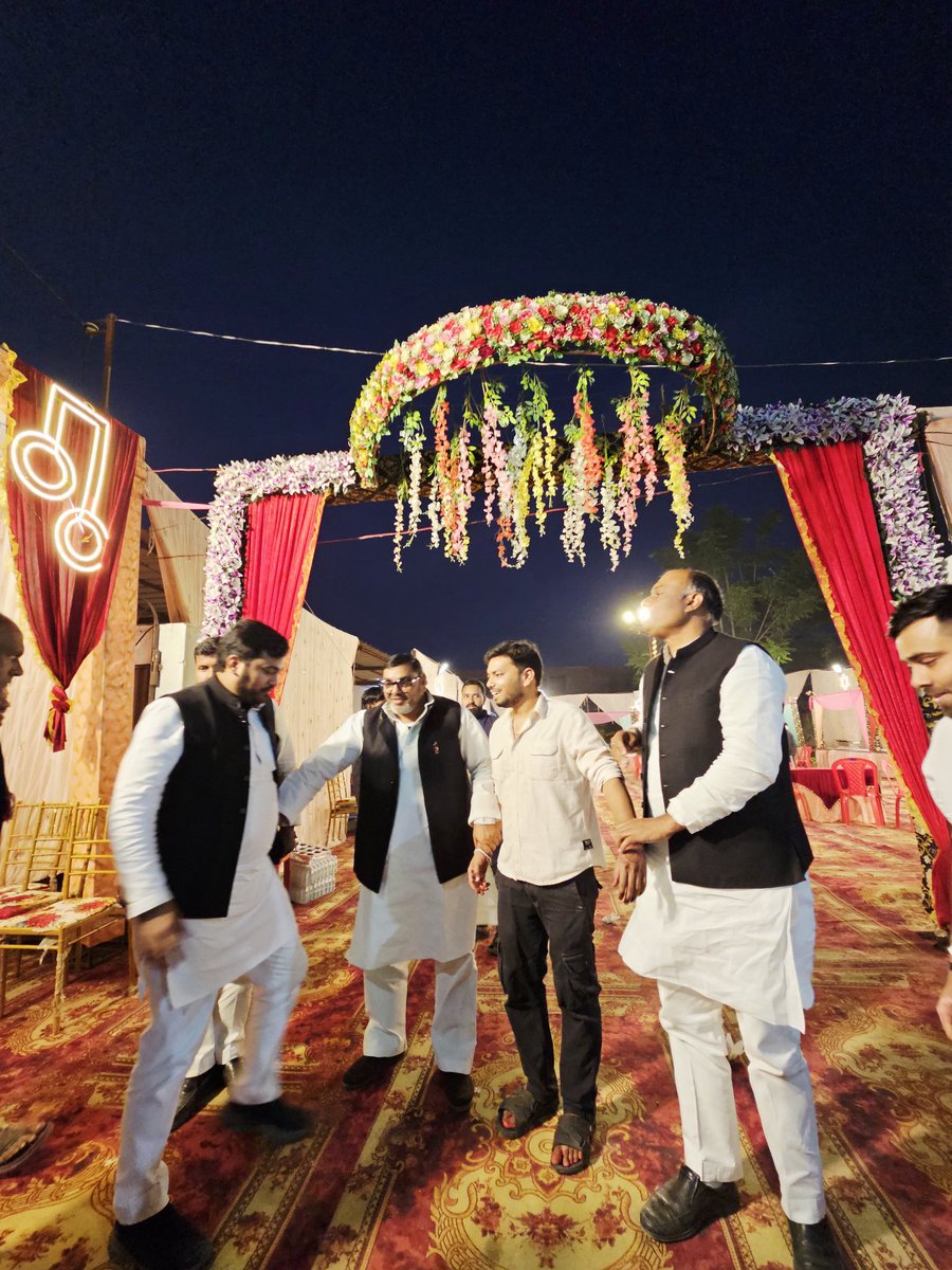 AltafAnsari356's tweet image. घोसी कस्बा रोड अमन आर्य के वहां मांगलिक कार्यक्रम में!
@samajwadiparty @yadavakhilesh