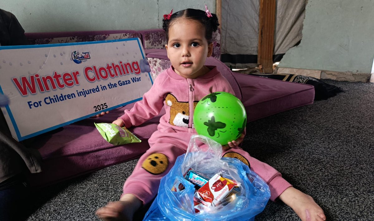 ALfdeela_Gaza's tweet photo. Toys, chocolates, and clothes were purchased for children living in tents. Please share this post to increase donations and support many more children in Gaza.
https://t.co/7Nr769zQTv https://t.co/sKfygnX3zx