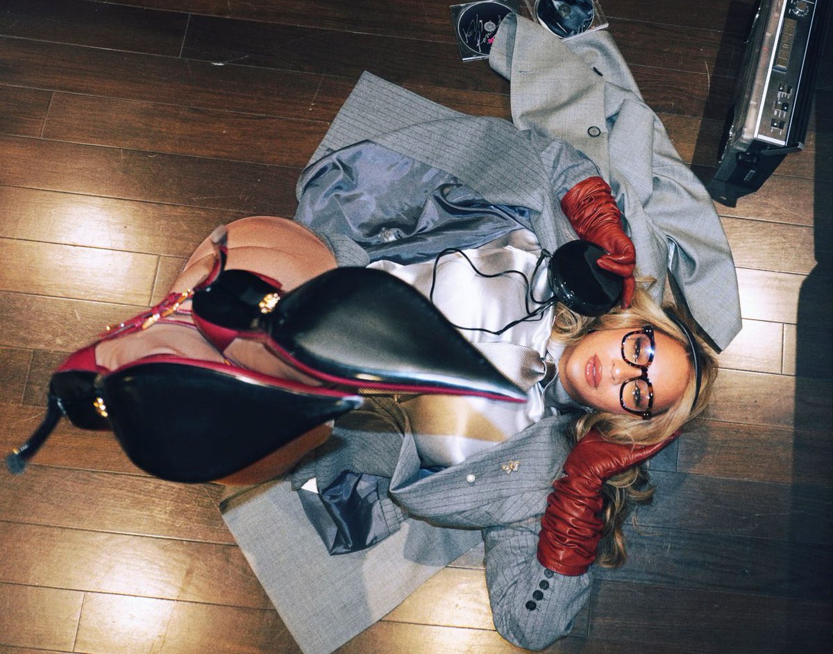 Beyoncé looks absolutely flawless in a new photos.