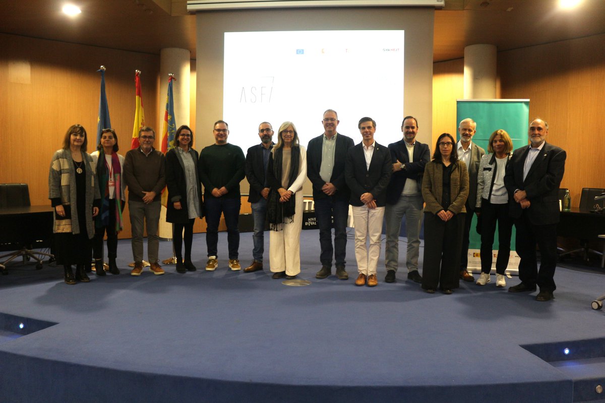 IFICorpuscular's tweet image. 📸 Acto de clausura de los Planes Complementarios de Astrofísica y Física de Altas Energías.

Gracias a las distinguidas autoridades, equipo directivo y personal investigador y técnico del @IFICorpuscular por acompañarnos en esta jornada.

🔗 indico.ific.uv.es/event/8305/