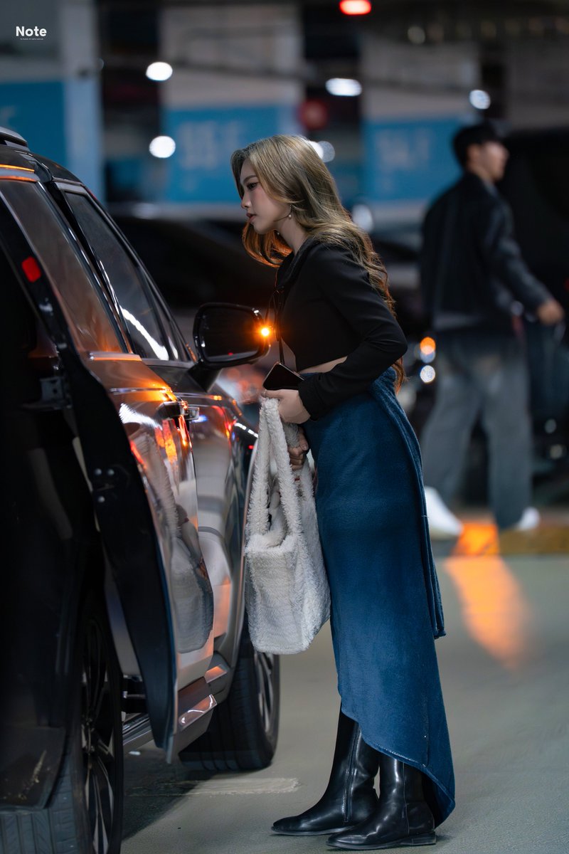 tripleS_Note's tweet image. 251202 버스킹 퇴근
#트리플에스 #설린 #Sullin