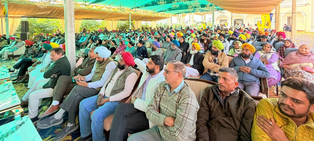 msisodia's tweet image. आज गुरदासपुर ज़िले में पार्टी कार्यालय के उद्घाटन के दौरान ज़िले के सभी पदाधिकारियों एवं कार्यकर्ताओं से मुलाकात की एवं आगामी ज़िला परिषद चुनाव के संदर्भ में बातचीत हुई।

हर गांव-हर कस्बे से आए कार्यकर्ताओं के चेहरे पर जोश और आँखों में जीत का जज़्बा साफ़ दिख रहा था। सभी आने वाले…